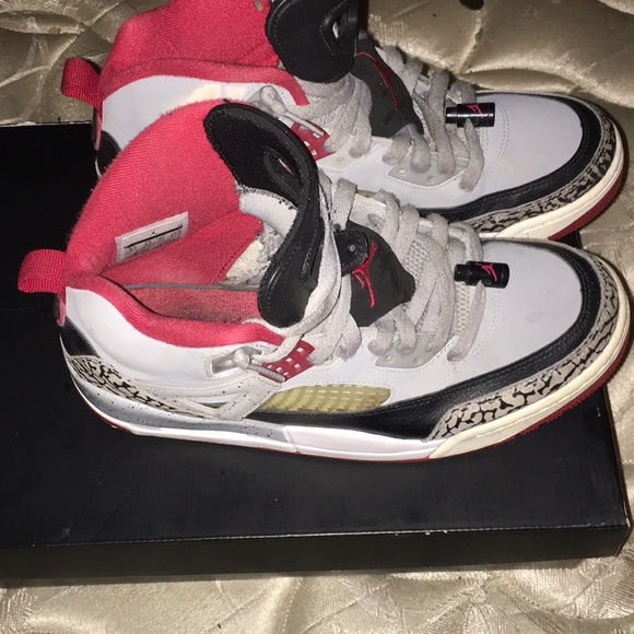 Wolf grey Jordan spizikes - Picture 2 of 3